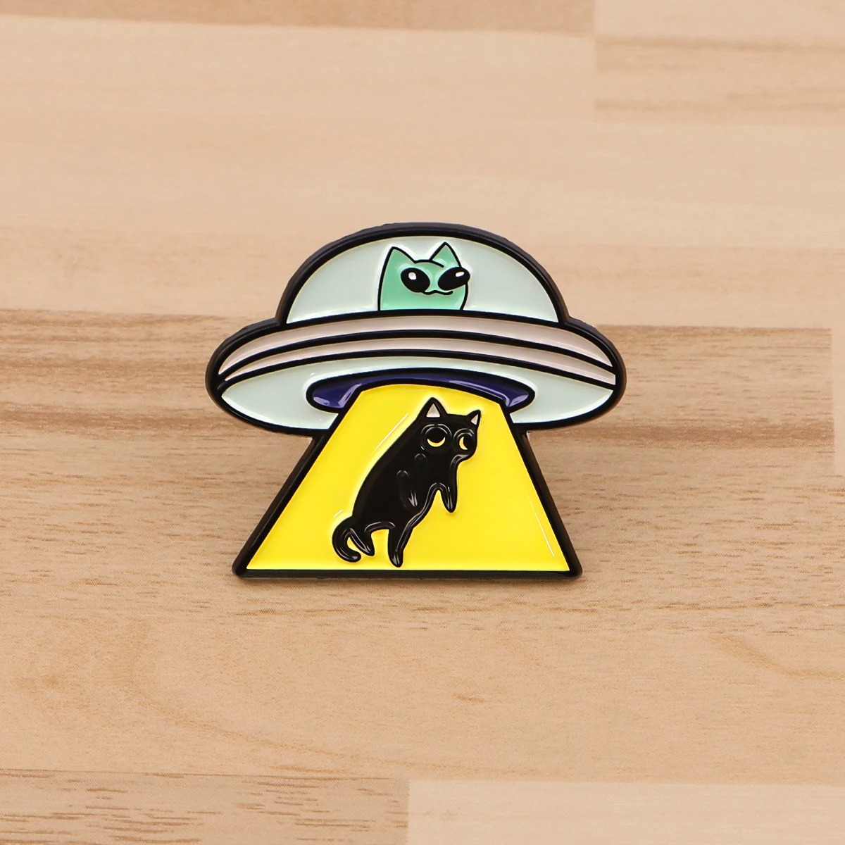 Model Kit Ufo - UFO Alien Enamel Pin Black Cat