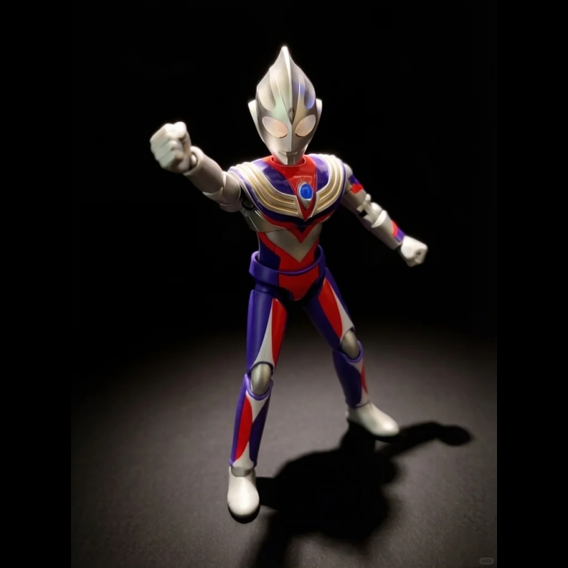 BLOKEES Ultraman Shining Versi - Model Kit Transformers recension och pris